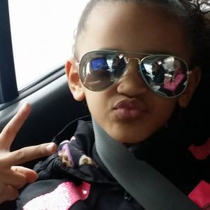 Meet your Posher, Cassandra